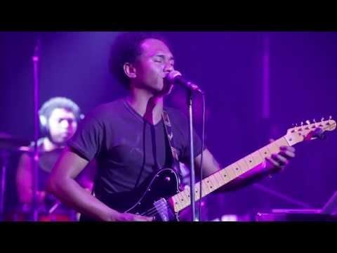 [iza ry ambony ry] by Silo