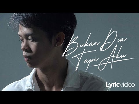 Aulia Rahman - Bukan Dia Tapi Aku (Lyric Video)