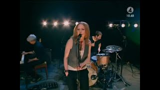The Cardigans - Losing A Friend (Nyhetsmorgon 2005)
