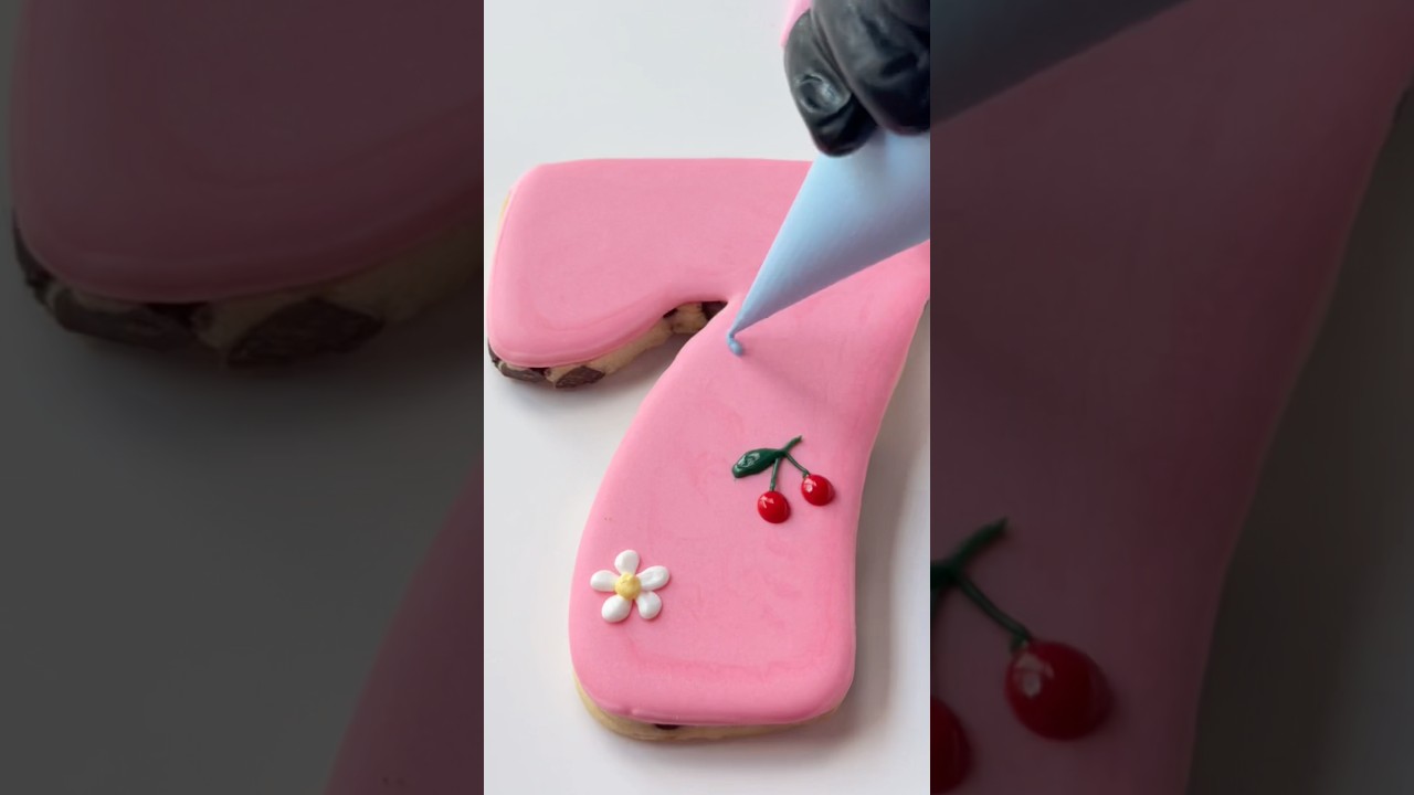 Cute Number Cookie🍒 Royal Icing Recipe in bio #cookiedecorating #number #seven #cute #satisfying