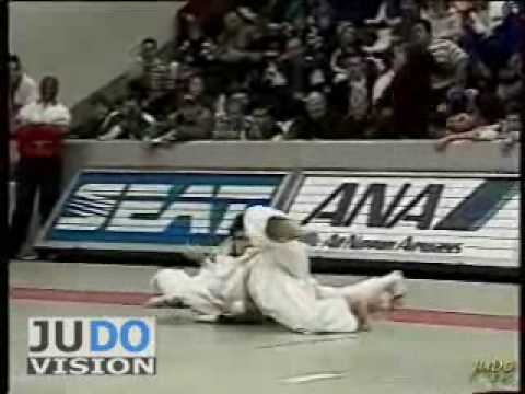 JUDO 1996 Tournois de Paris: Yoshio Nakamura 中村 佳央 (JPN) - Stpehane Traineau (FRA)