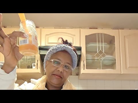 G Kif überträgt einen Livestream.