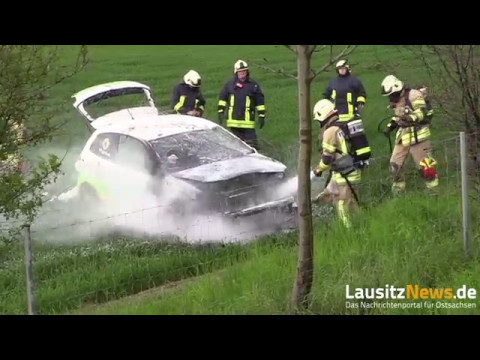 Salzenforst - PKW brennt nach Überschlag aus
