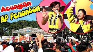 Download lagu ACUNGAN HP PENONTON Session Jihan Audy & Ratna Antika di Karnaval SCTV at Alun-alun Bojonegoro mp3