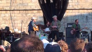 Wilco with Billy Bragg - &quot;California Stars&quot; (2017 Newport Folk Festival)