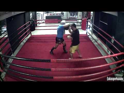 65 yaşında muay thai kickboks aşığı gençlere taş çıkartıyor #AKATEAM