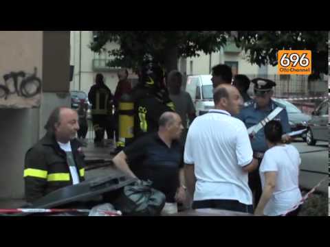 Appicca il fuoco nella sua casa. Paura e feriti al Rione Libertà