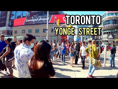 Toronto Saturday Afternoon Yonge St Canada July 2021