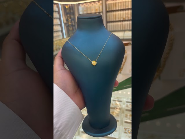 عقد ناعم فان كليف عيار 21