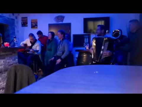 Beim Stelldichein in Oberkrain / Otoček sredi jezera