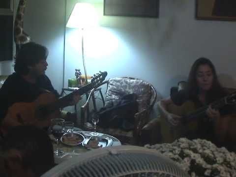 Yamandu e Elodie tocando juntos