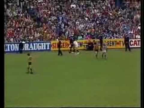 1975 Grand Final, Nth Melbourne v Hawthorn - 4 Minutes To Go