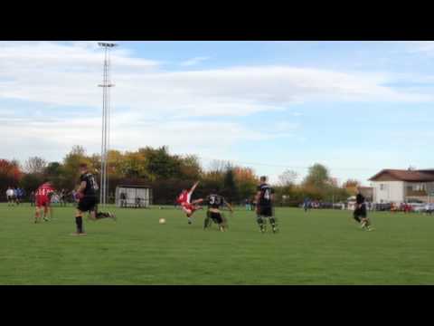 Heftiges Foul an Justin Trillitzsch