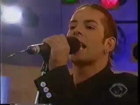 SKANDALO de Roly Ortiz -  Necesito un Amor