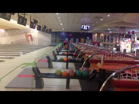 download lagu mp3 mp4 Hollywood Bowl Head Office Uk, download lagu Hollywood Bowl Head Office Uk gratis, unduh video klip Hollywood Bowl Head Office Uk