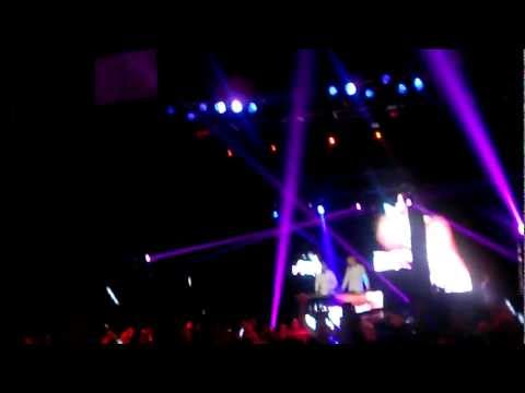 DADA LIFE Rockin Lupo's with a remix to Skrillex's breaking a sweat: Winter White Tour