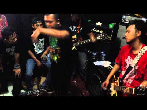 TOTAL ANARCHY cover Social Fact (TRIPLE X) at Addicted To Mosh showcase party 6-12-2014