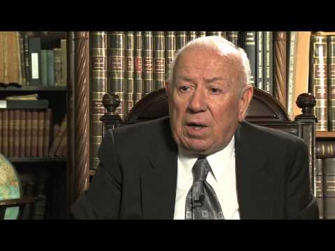 Carlos González Márquez, rol de los Senadores Institucionales