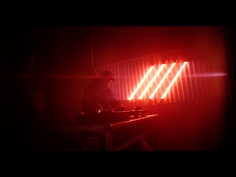 Strapo - VERSUS feat. Dj Spinhandz (prod. Matej Straka) OFFICIAL VIDEO