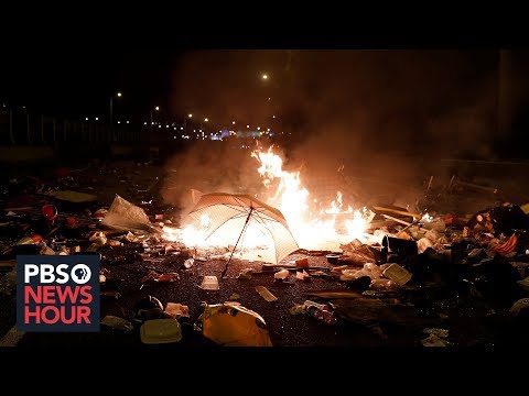 捍衛自由！香港理工大學之抗爭 (In Hong Kong, public outrage toward police rises as violence spreads)