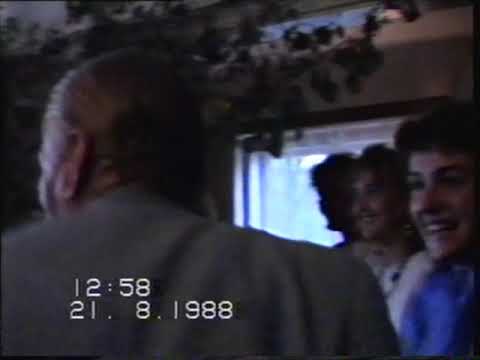 Iepriekš nepublicēts video ! 21.08.1988  E. Rozenštrauhs dzied savā dzīvoklī 2 dziesmas