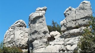 preview picture of video 'La mer de rochers à Sauve (Gard)'