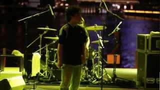 Razorback performs Wolfgang song &quot;Natutulog Kong Mundo&quot;