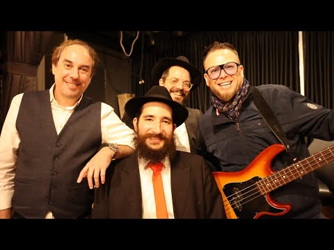 אומנים שרים באהבה לרשב"י  - "בשעת הדחק" לייב