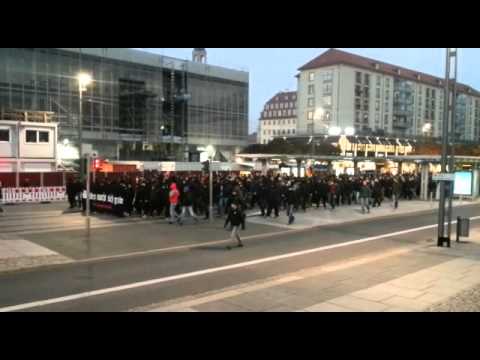 Nationaler Widerstand auf dem Weg zur DEMO (PEGIDA am 19.10.2015)