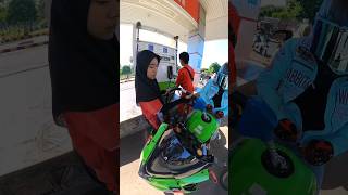 Download lagu Bikin Salting mbak SPBU 😂‼️ #shorts #zx25r mp3 Download lagu Bikin Salting mbak SPBU 😂‼️ #shorts #zx25r mp3