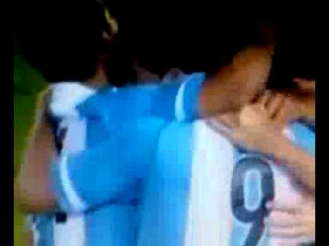 Um belo contra ataque de Messi para a Argentina