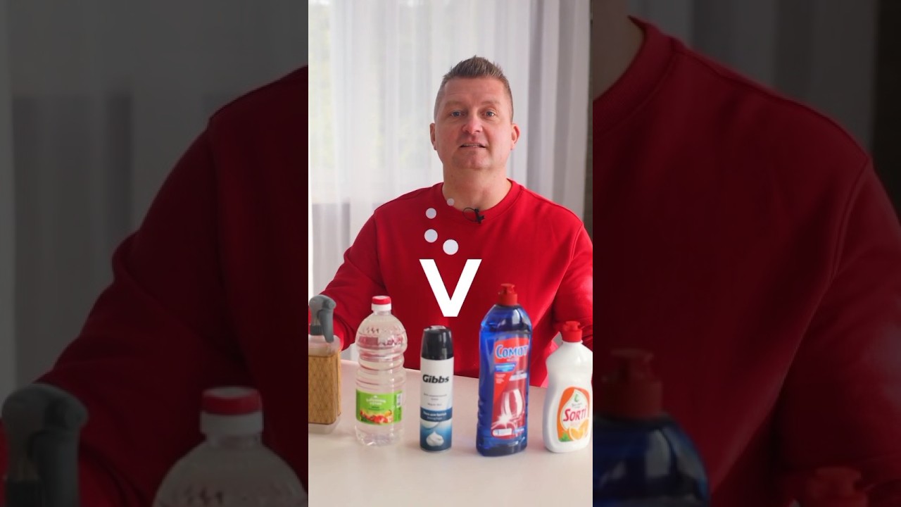 Без пятен и разводов? Проверили популярные советы для мытья окон и зеркал!