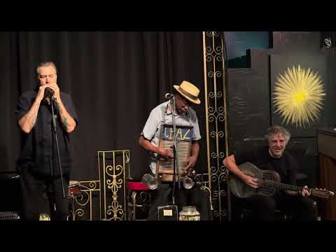 @Buffa’s w/ The Washboard Chaz Trio