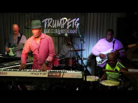 MVI 5165 Bob Baldwin Birthday Bash at the Trumpets Jazz club 12/05/2015