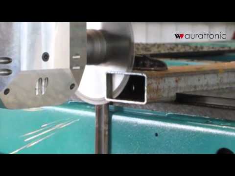 Sägen von Stahlprofilen mit einem 5 Achskopf