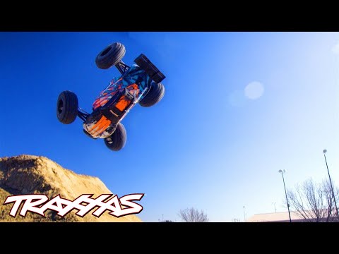 トラクサス E-REVO 1/8？ 1/10？ツインM 新品 Traxxas 1/10 E-Revo 6S