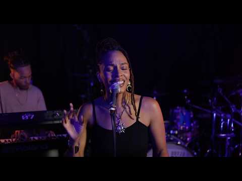 Jade Novah - 90's Fine (Live Session)