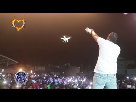 TeeJay burn up the place in his performance all guns out / Chozenn bring the fire on the Stage show