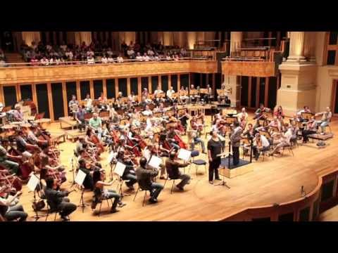 Ensaio Osesp - Eiji Oue e Edineia de Oliveira interpretam Bernstein