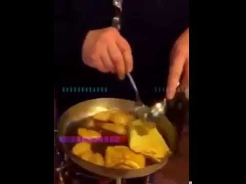 Crepes con pere al cioccolato, flambate al cognac