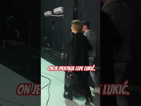 Lepa LUKIC UHVATILA PILETINU