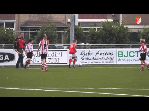 voetbalwedstrijd Lage Zwaluwe  - Rood-Wit D3