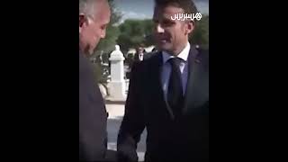 تبون يصفع يد وزير خارجيته أحمد عطاف خلال لقاء ماكرون في مقر إقامته بإيطاليا thumbnail