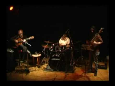 Castiñeyra Novi Trio - Desafinado