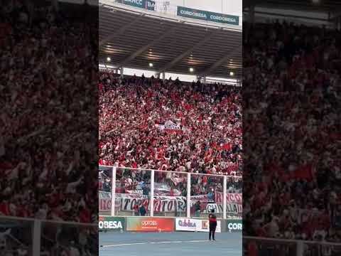 "RIVER COPANDO CÓRDOBA ⚪️" Barra: Los Borrachos del Tablón • Club: River Plate