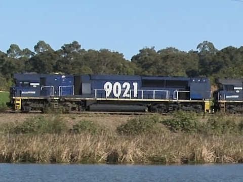90 class and 92 Class heavy haul diesel locomotives on Pacific National coal train (6/6/2010)
