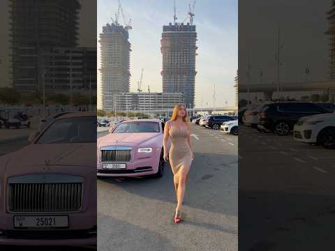 Rolls Royce vs Ferrari