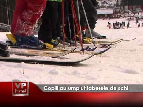 Copiii au umplut taberele de schi