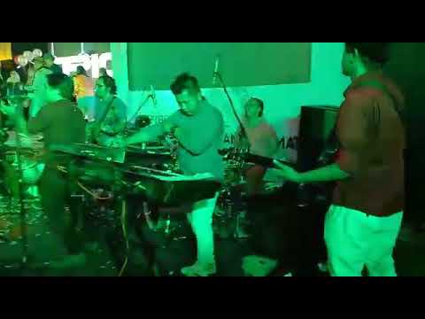 Xstar band bareng trio macan