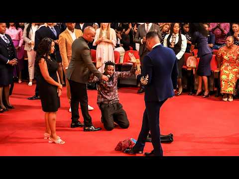 Witch Doctor Encounters Real POWER and Gives His Life to JESUS